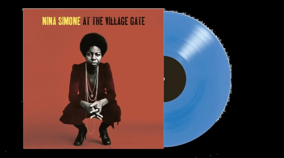 At Village Gate [180-Gram Blue Colored Vinyl With Bonus Tracks] [Disco de Vinil] por Nina Simone — capa do álbum