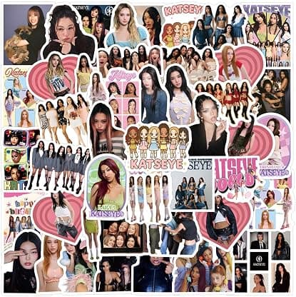 60 adesivos Katseye Girls, adesivos de vinil à prova d'água KpopIdol, perfeitos para garrafas de água, laptops, presentes para fãs (KatseyeIdol) por KATSEYE 'Mean Girls' Lyrics (캣츠아이 Mean Girls 가사) [Color Coded_Eng] — capa do álbum