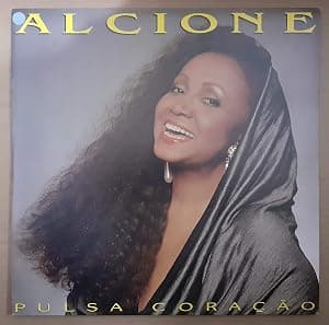 Alcione - Lp Pulsa Coração - 1992 por Alcione — capa do álbum
