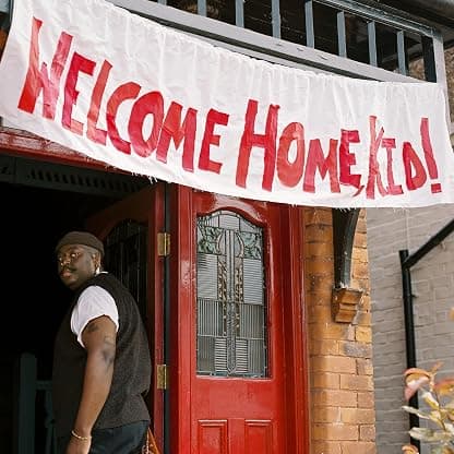 WELCOME HOME, KID! por Jordan Mackampa — capa do álbum