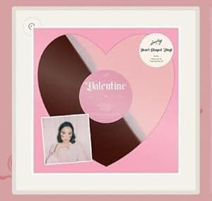 Valentine Chocolate Strawberry Vinyl Record por Laufey — capa do álbum