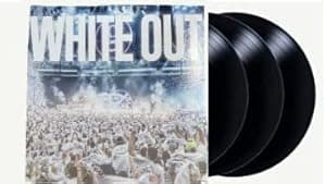 Triple Live - Exclusive Limited Edition Black Colored Vinyl 3LP w/ White Out Cover por Garth Brooks — capa do álbum