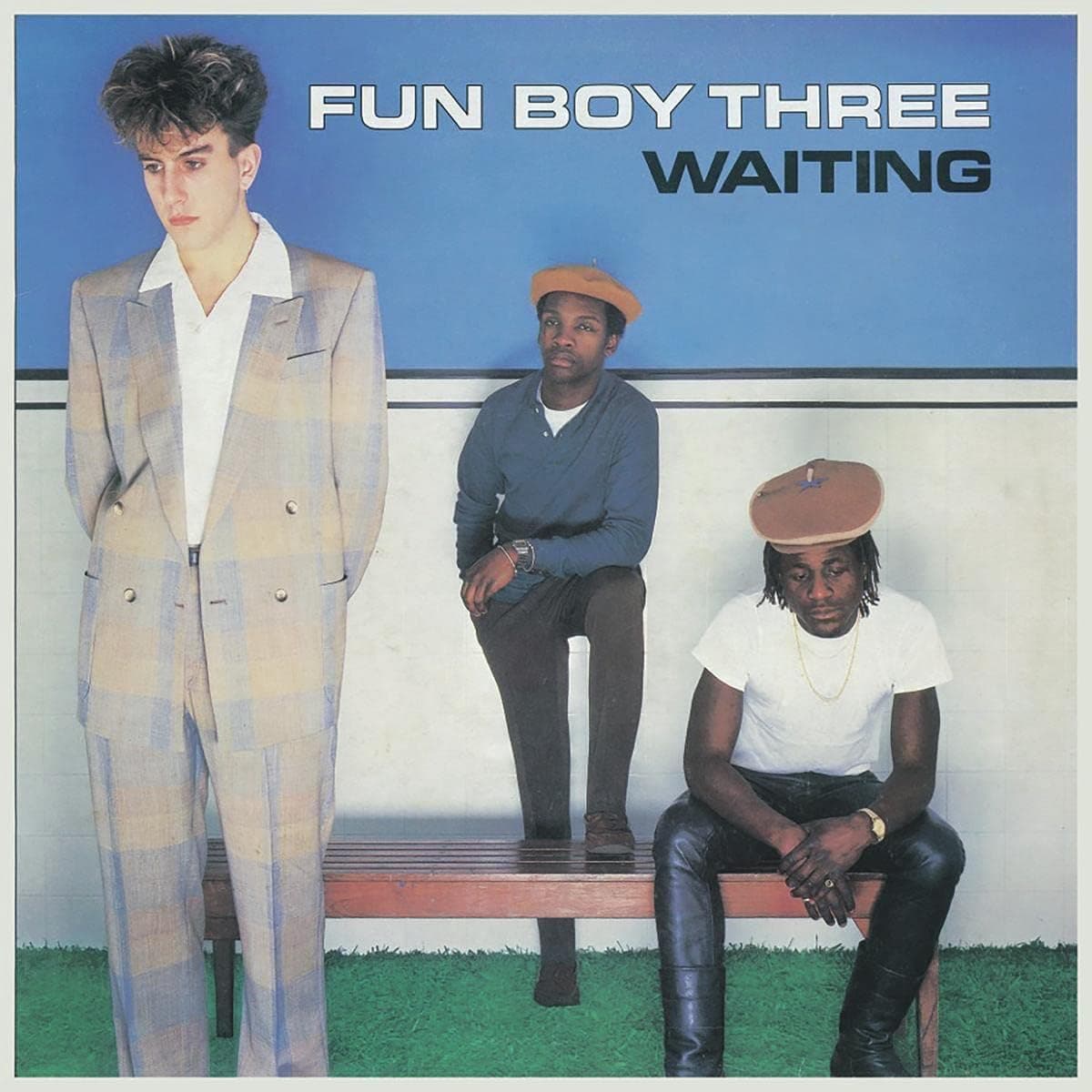 CHRYSALIS Waiting por Fun Boy Three — capa do álbum