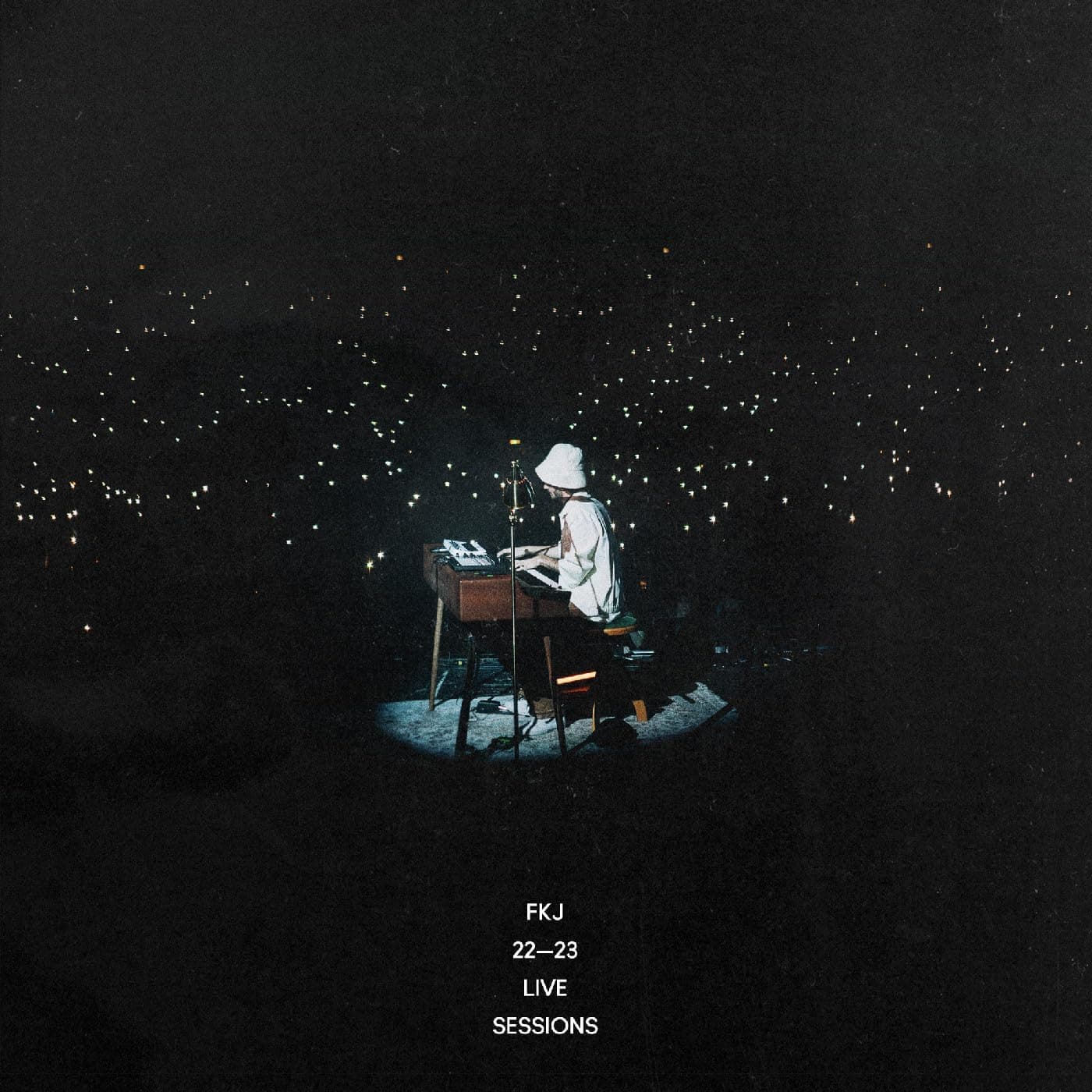 22_23 Live Sessions (TRANSLUCENT LIGHT BLUE VINYL) por FKJ — capa do álbum
