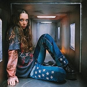 The Walls Are Way Too Thin por Holly Humberstone — capa do álbum