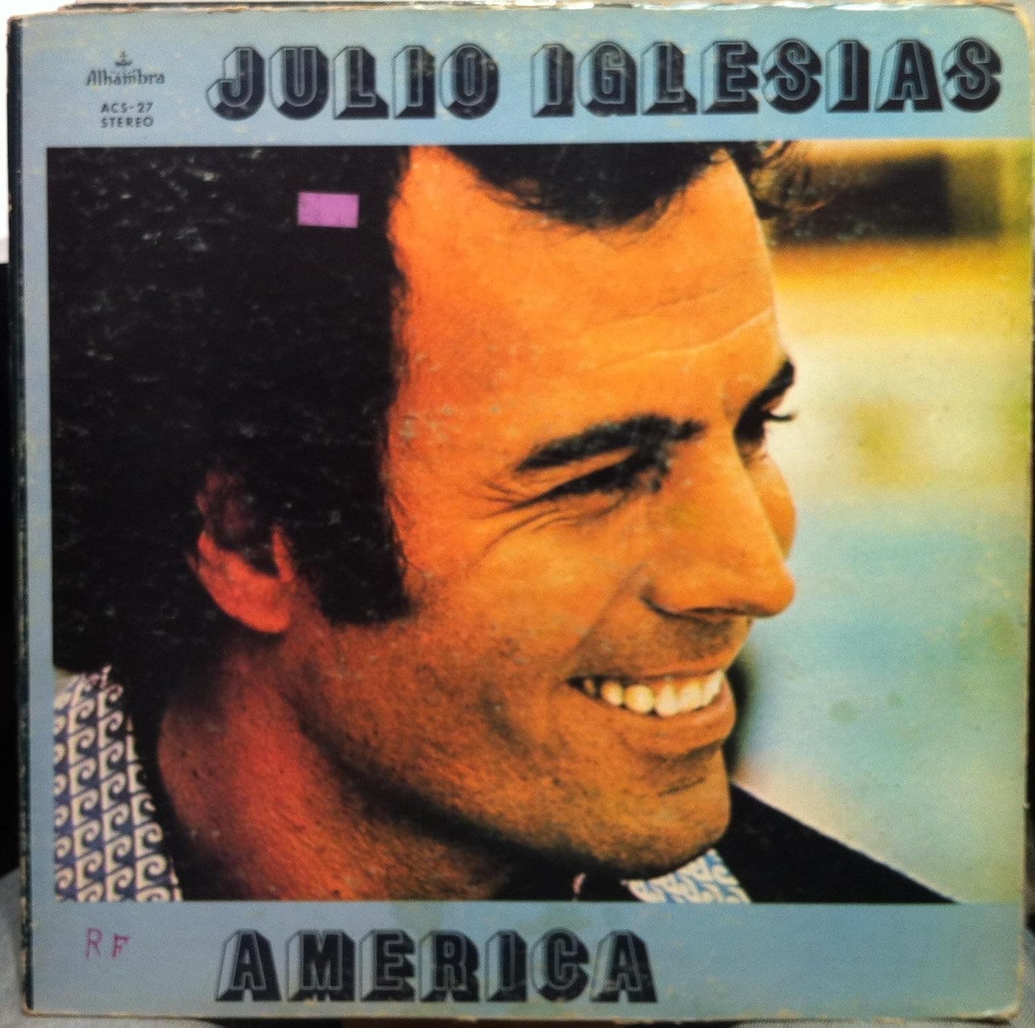 JULIO IGLESIAS AMERICA vinyl record por Julio Iglesias — capa do álbum