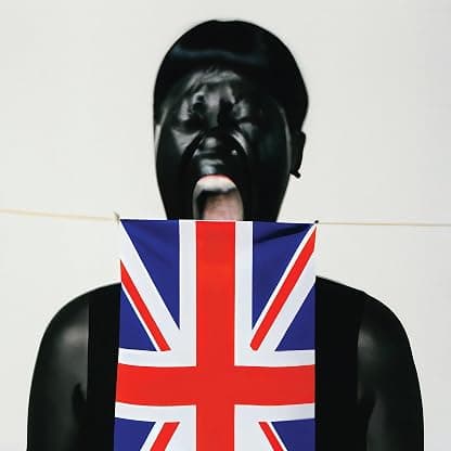 AM I BRITISH YET. (RED VINYL) por V V Brown — capa do álbum