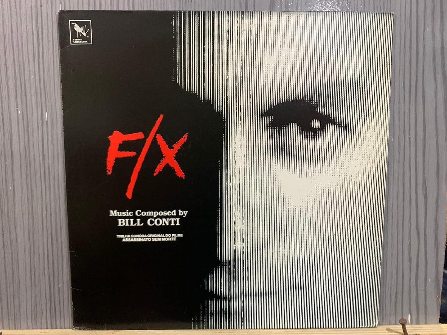 BILL CONTI - TRILHA SONORA ORIGINAL DO FILME ASSASSINATO SEM MORTE F/X (LP) por Bill Conti — capa do álbum