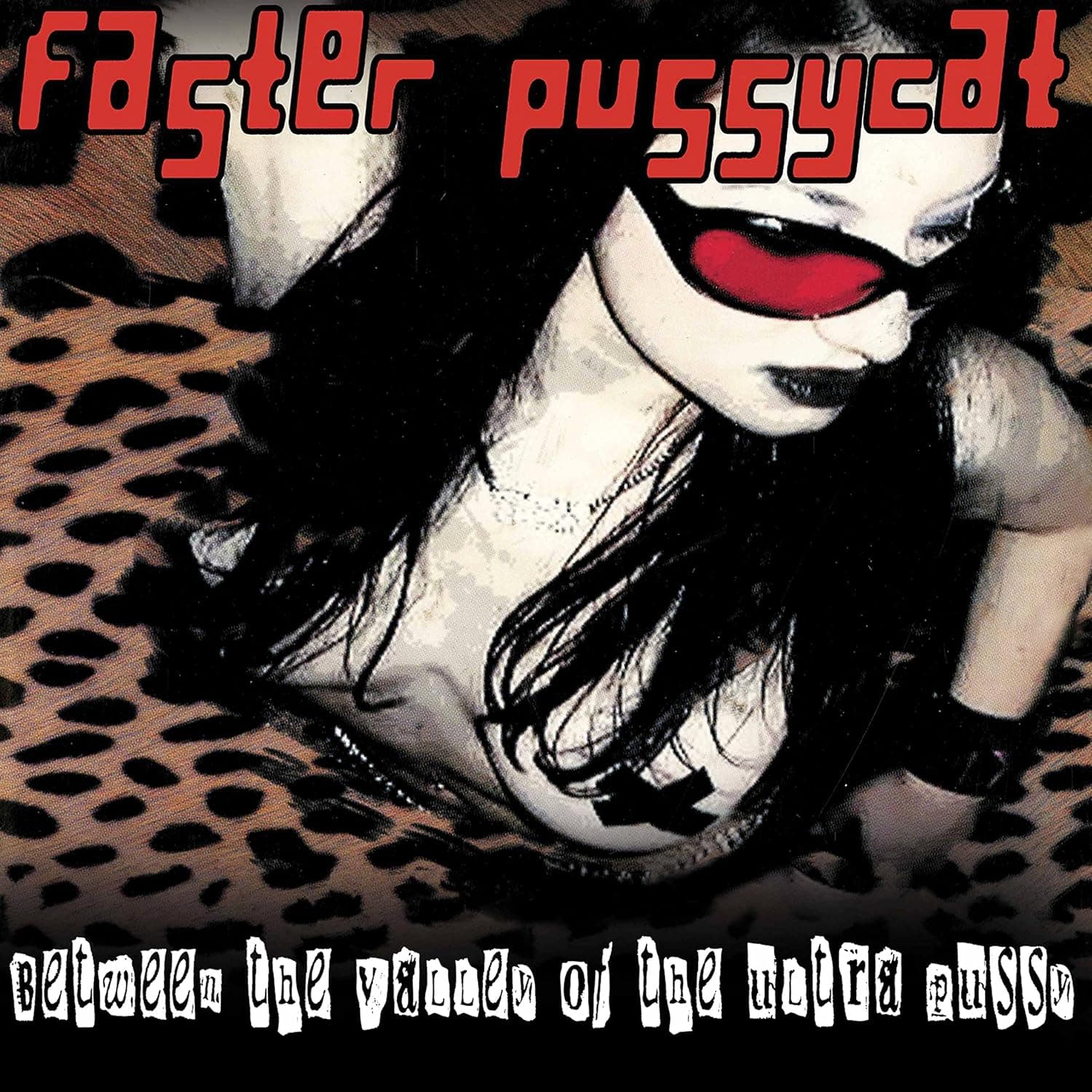 Between The Valley Of The Ultra Pussy - Purple (Colored Vinyl, Purple) por Faster Pussycat — capa do álbum
